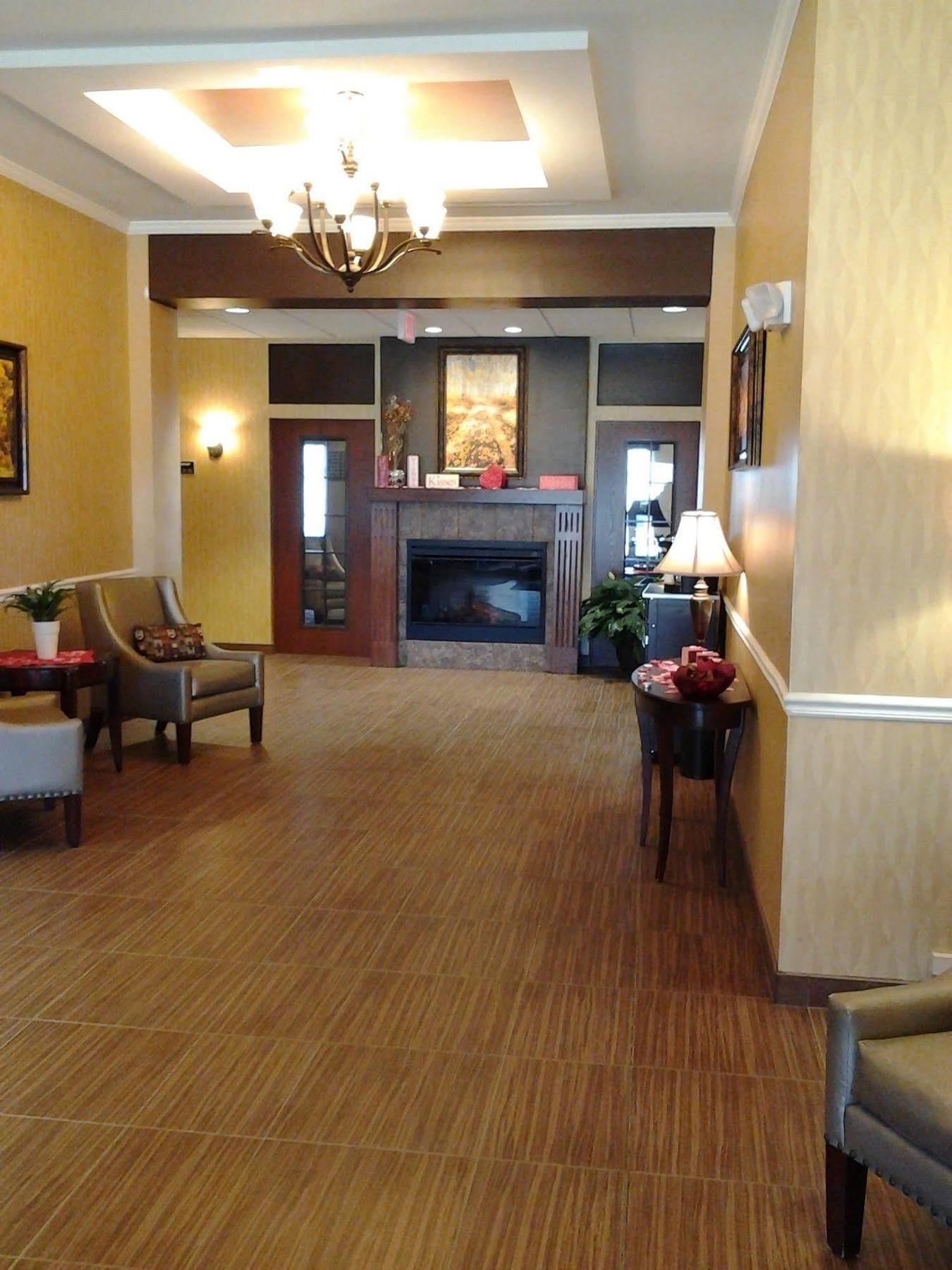 Astoria Hotel & Suites - เกลนไดฟ์ ภายนอก รูปภาพ